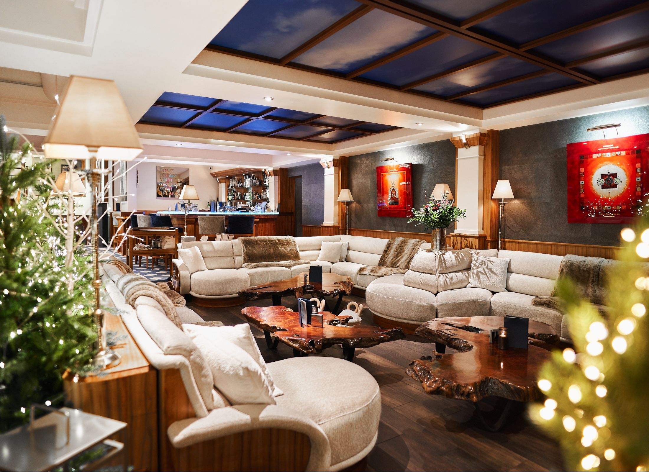 BAR 1974 and Lounge - Hotel Annapurna